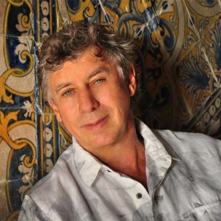 FLÁVIO VENTURINI: Brazilian Singer and Songwriter | Spanish